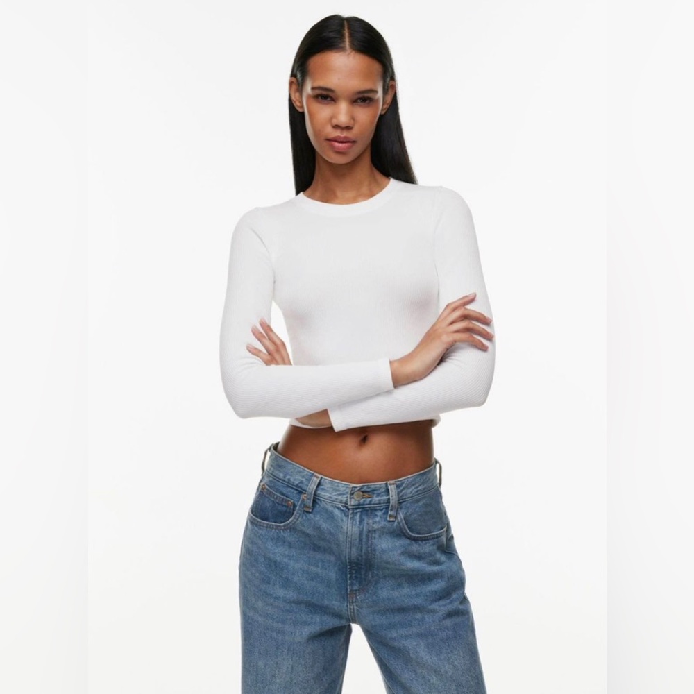 Aritzia Sunday Best Seamless Crew • NWT • Size S